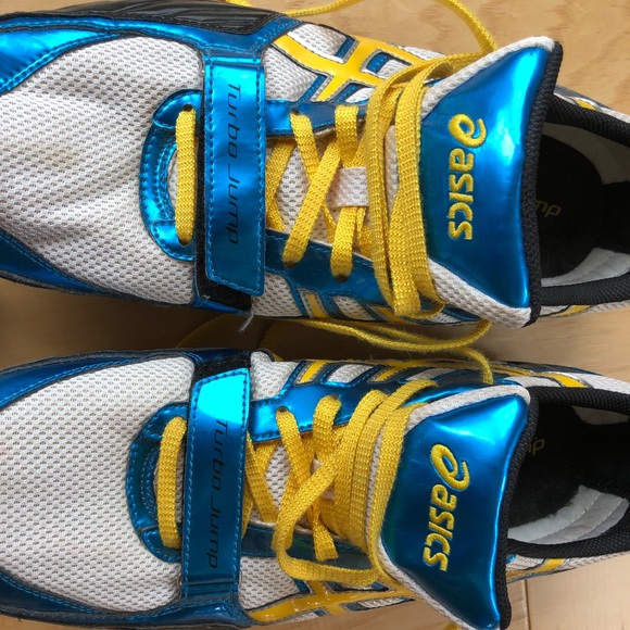 Men’s ASICS high jump spikes. - Picture 3 of 9